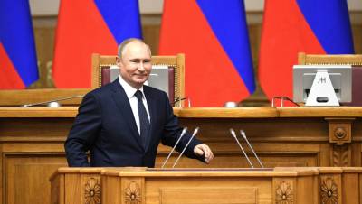 Путин обсудил с Бегловым ПМЭФ, коронавирус и социальное развитие