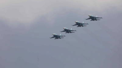 Лётчики провели репетицию воздушного парада в небе над Ростовом-на-Дону