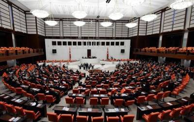 Резко и жестко: парламент Турции осудил Байдена за признание геноцида армян