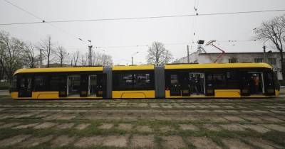В Днепре проходят испытания нового украинского трамвая (фото)