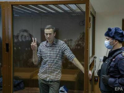 "Хочу, чтобы кто-то из моих детей или внуков был врачом". Навальный поблагодарил лечивших его медиков