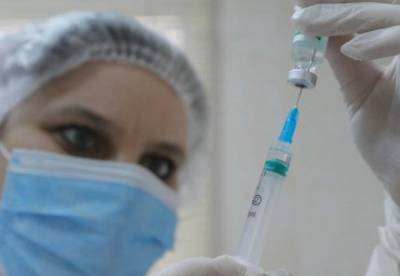В Украине началась COVID-вакцинация людей старше 65 лет