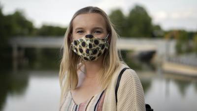 CDC разрешил полностью вакцинированным американцам не носить маски на открытом воздухе