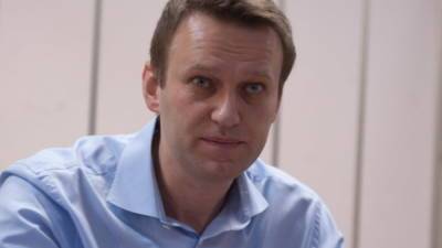 Защита Навального оспорила его регистрацию как склонного к побегу