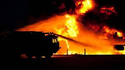 Семь человек и кот были эвакуированы из горящего здания в Пскове