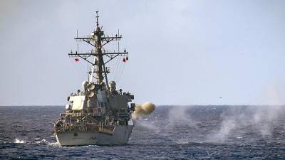 ВМС США открыли предупредительную стрельбу из-за иранских кораблей