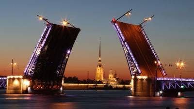 Неразводные "мосты-спасители" помогут добраться до дома ночью в Петербурге