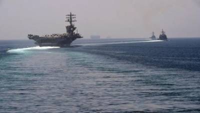 В Персидском заливе корабль ВМС США обстрелял иранские катера