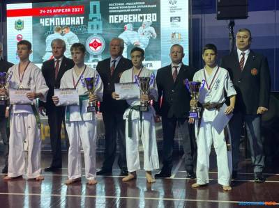 Сахалинские спортсмены выступили на чемпионате ДФО по киокусинкай карате