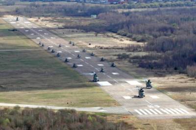 ВКС России провели заключительную тренировку воздушной части парада Победы