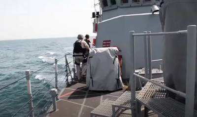 «Преследуемый катерами КСИР» американский корабль Firebolt открывал предупредительный огонь в Персидском заливе