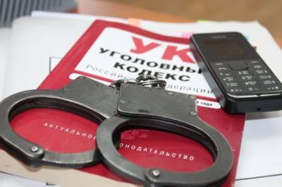 Полицейский торговал синтетическими наркотиками в Хабаровске