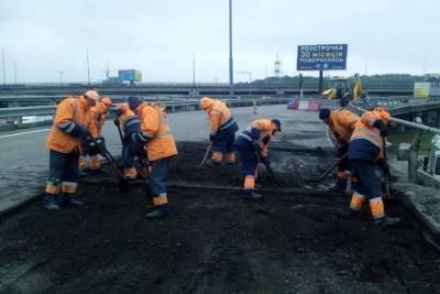 На двух мостах в Киеве почти на неделю ограничат движение: график ремонта
