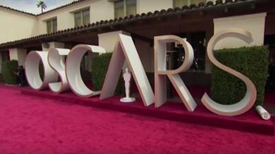 Холли Берри и Риз Уизерспун раскритиковали за образы на премии «Оскар»