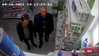 Полиция просит южносахалинцев помочь в поисках двоих магазинных воров