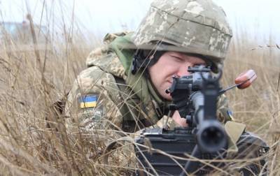 На Донбассе за сутки 11 обстрелов, ранен боец ВСУ