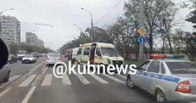 Пассажир попавшего в жесткое ДТП в Краснодаре мотоцикла скончался в больнице