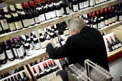 Во Франции в марте подскочили продажи алкоголя