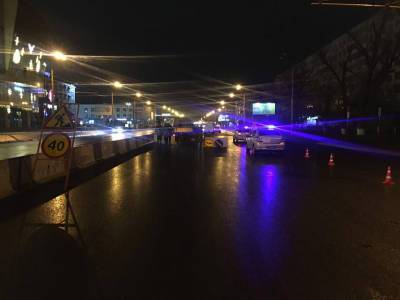 В ночном ДТП на пр. Нагибина в Ростове погиб водитель иномарки, еще два человека пострадали