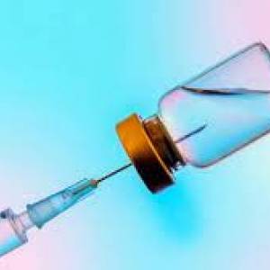 Запорожцам начали делать вторую прививку против коронавируса