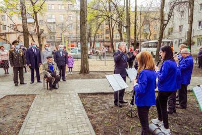 В Воронеже ветерана войны поздравили с Днем Победы оркестром