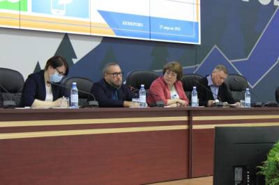 Вопросы развития региональных и муниципальных СМИ обсудили на конференции в Кемерове