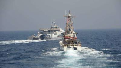 В Персидском заливе американский патрульный корабль открыл огонь по военным судам КСИР