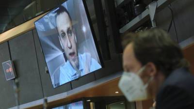 Навальный будет участвовать в заседании суда по видеосвязи