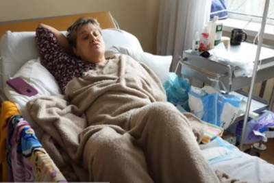 В Киеве женщину парализовало на третий день после прививки против коронавируса
