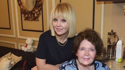 Подарок ко дню рождения: 83-летняя мама Валерии впервые увидела правнучку