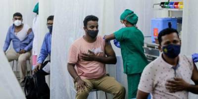 Смертельная хватка пандемии: Индия болеет миллионами, умирает — тысячами