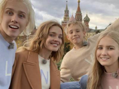 Наталья Водянова и ее дети наступили на больные мозоли россиян