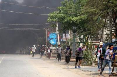В Мьянме вспыхнула настоящая война: по повстанцам ударили с воздуха