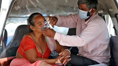 Индия вновь установила мировой рекорд по числу заболевших COVID-19