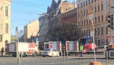 Пожар в нелегальном хостеле в центре Риги: погибли восемь человек