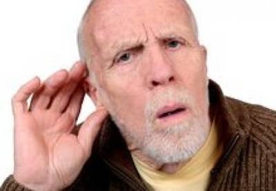 Медики назвали неожиданную причину потери слуха в старости