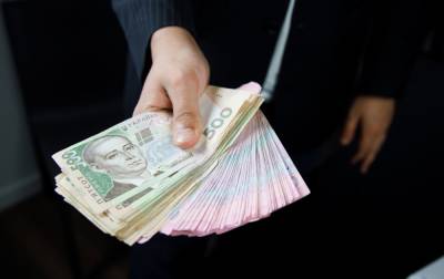 ФОПы и наемные работники начали получать карантинные 8 тысяч гривен