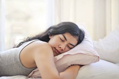 Врачи рассказали, как недосып влияет на мозг человека