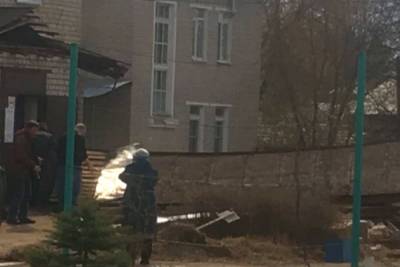 Костромские трагикомедии: водитель «скорой» ремонт приемного покоя в Нерехтской ЦРБ ускорил