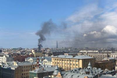 Пожару на Большом проспекте Петроградской стороны присвоен новый уровень опасности