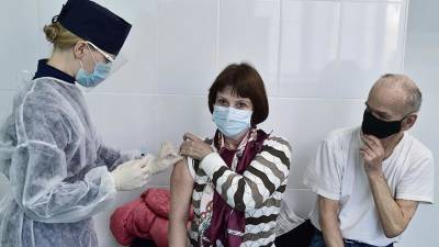 Песков оценил темпы вакцинации в России