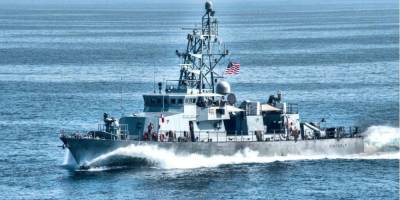 ВМС США открыли предупредительный огонь, чтобы отогнать иранские катера в Персидском заливе