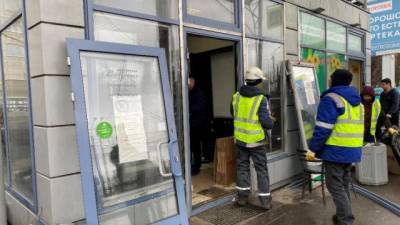 В Выборгском районе Петербурга снесли 9 торговых павильонов