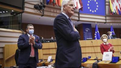 Европарламент одобрил сделку по "брекситу"
