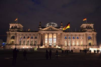 Рольф Мютцених - В Германии хотят сократить расходы на милитаризацию в рамках НАТО - news-front.info - Вашингтон - Берлин