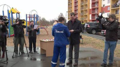 Новости на "России 24". В Хабаровске работники скорой помощи получили ключи от новых квартир