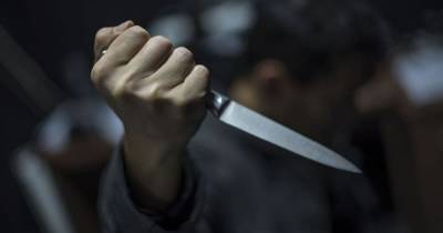 Купил нож заранее: Подростку, убившему семью, сообщили о подозрении