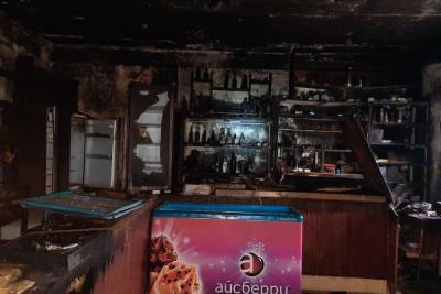 В Угранском районе одна из деревень лишилась своего продуктового магазина из-за пожара