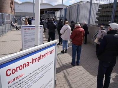 Центр вакцинации в Гамбурге выбросил более 40 000 доз вакцины от коронавируса