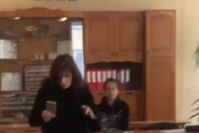 Восьмиклассник брызнул "перцовкой" в лицо учителю: кадры ЧП в Одесской школе